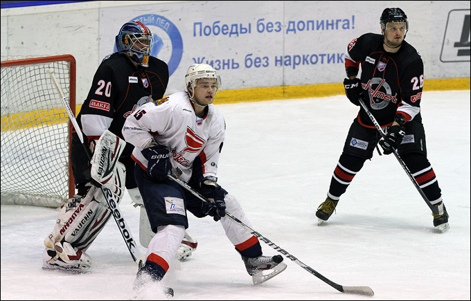 8 декабря 2012 года. Челябинск. Регулярный чемпионат ВХЛ. "Челмет" — "Сокол" — 0:2 8 декабря 2012 года. Челябинск. Регулярный чемпионат ВХЛ. "Челмет" — "Сокол" — 0:2