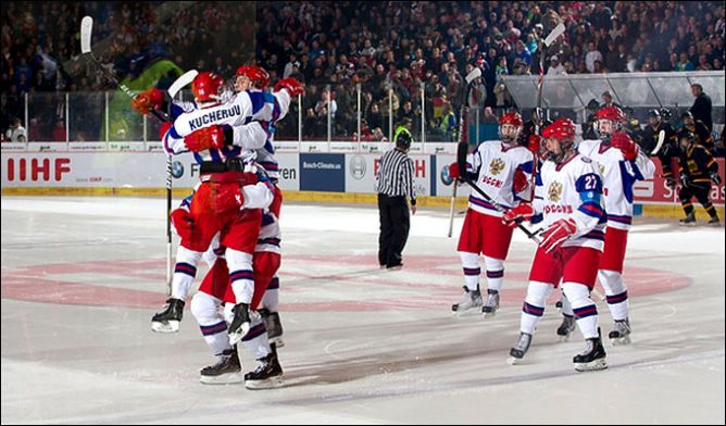 16 апреля 2011 года. Криммитшау. Чемпионат мира среди юниоров. Германия — Россия — 4:5. 16 апреля 2011 года. Криммитшау. Чемпионат мира среди юниоров. Германия — Россия — 4:5.