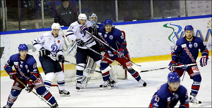 4 ноября 2012 года. Минск. Регулярный чемпионат ВХЛ. "Юность" — "Динамо" — 3:1 4 ноября 2012 года. Минск. Регулярный чемпионат ВХЛ. "Юность" — "Динамо" — 3:1