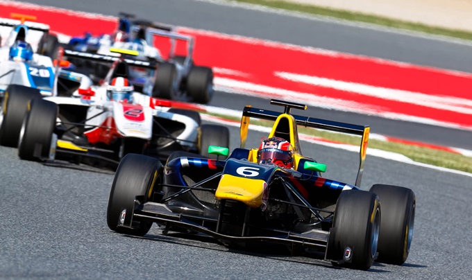 Даниил Квят на этапе GP3 в Барселоне Даниил Квят на этапе GP3 в Барселоне