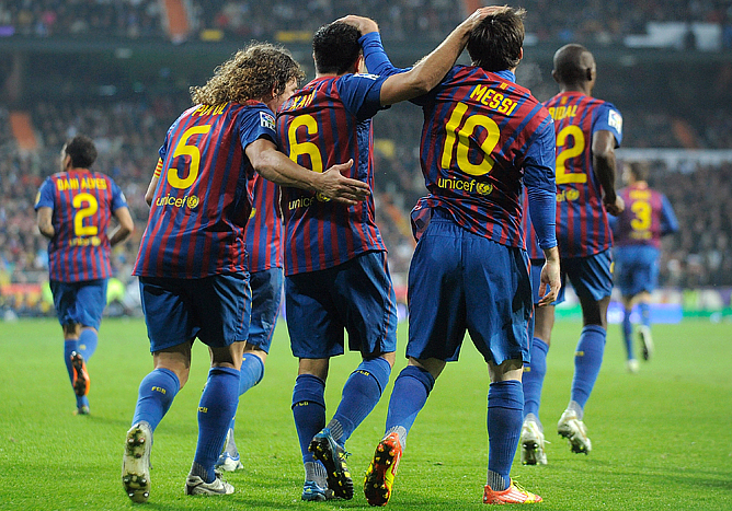 http://img.championat.com/i/article/31/97/1323593197_b_v-spore-messi-i-ronaldu-vyigral-khavi.jpg