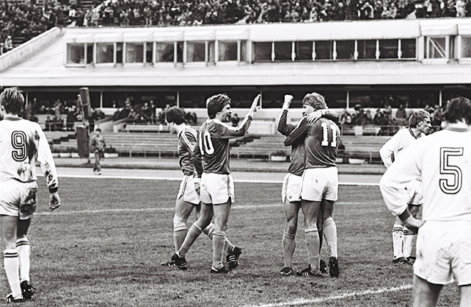 1984 год. «Зенит» — «Днепр» 1984 год. «Зенит» — «Днепр»