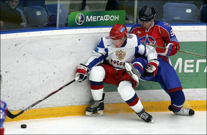 17 апреля 2011 года. Подольск. Россия (мол.) — "Красные Звёзды" — 3:5. 17 апреля 2011 года. Подольск. Россия (мол.) — "Красные Звёзды" — 3:5.