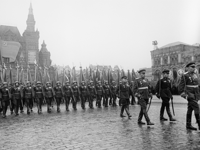 Парад победы 1945 фото Истории и воспоминания о ветеранах к Дню Победы - Чемпионат