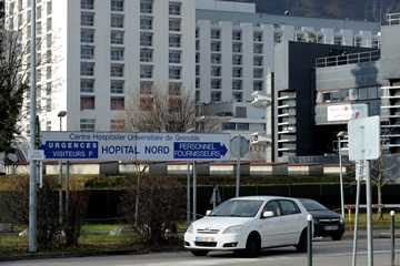Госпиталь в Гренобле, куда доставлен Шумахер Госпиталь в Гренобле, куда доставлен Шумахер