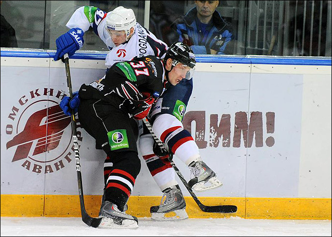 18 ноября 2011 года. Омск. Регулярный чемпионат КХЛ. "Авангард" — "Сибирь" — 2:1 18 ноября 2011 года. Омск. Регулярный чемпионат КХЛ. "Авангард" — "Сибирь" — 2:1