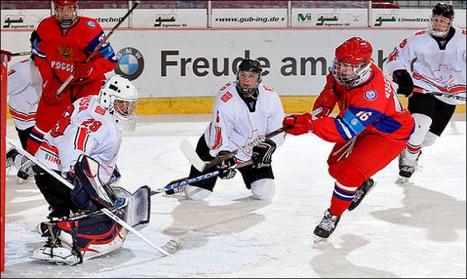 19 апреля 2011 года. Криммитшау. Чемпионат мира U-18. Россия – Швейцария – 8:3. 19 апреля 2011 года. Криммитшау. Чемпионат мира U-18. Россия – Швейцария – 8:3.