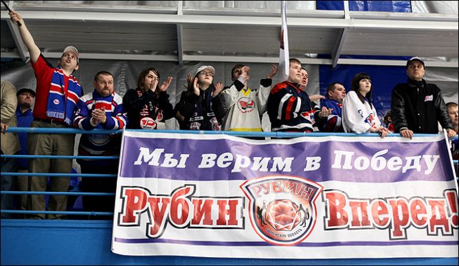 19 апреля 2011 года. Альметьевск. Плей-офф ВХЛ. Финал. "Нефтяник" — "Рубин" — 2:4. 19 апреля 2011 года. Альметьевск. Плей-офф ВХЛ. Финал. "Нефтяник" — "Рубин" — 2:4.