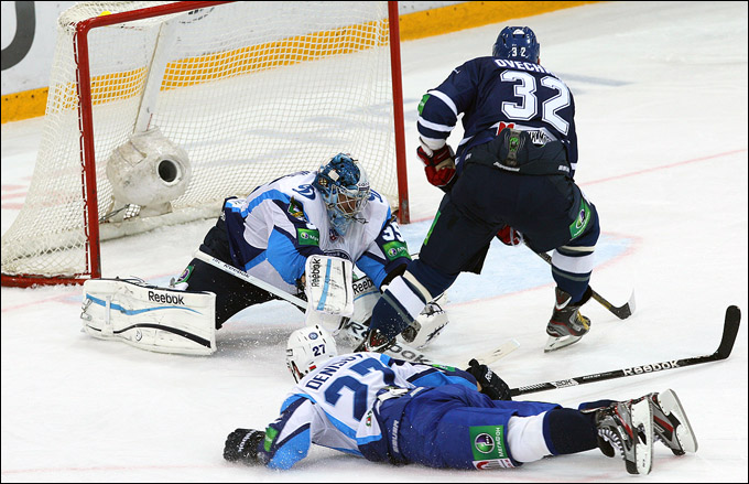 20 сентября 2012 года. Москва. Регулярный чемпионат КХЛ. "Динамо" М — "Динамо" Мн — 7:2 20 сентября 2012 года. Москва. Регулярный чемпионат КХЛ. "Динамо" М — "Динамо" Мн — 7:2