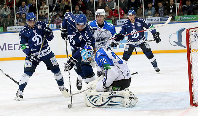 19 ноября 2011 года. Лужники. Регулярный чемпионат КХЛ. "Динамо" (Москва) – "Нефтехимик" — 1:2 19 ноября 2011 года. Лужники. Регулярный чемпионат КХЛ. "Динамо" (Москва) – "Нефтехимик" — 1:2