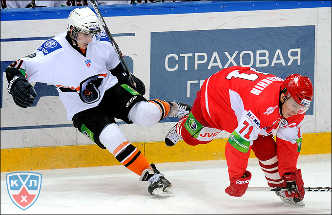 4 февраля 2012 года. Сокольники. Регулярный чемпионат КХЛ. "Спартак" — "Лев" — 4:2 4 февраля 2012 года. Сокольники. Регулярный чемпионат КХЛ. "Спартак" — "Лев" — 4:2