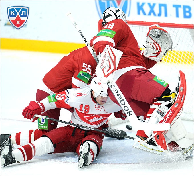 27 декабря 2012 года. Чехов. Регулярный чемпионат КХЛ. "Витязь" — "Спартак" — 3:4 (ПБ) 27 декабря 2012 года. Чехов. Регулярный чемпионат КХЛ. "Витязь" — "Спартак" — 3:4 (ПБ)