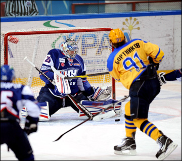 31 октября 2012 года. Орск. Регулярный чемпионат ВХЛ. "Южный Урал" — "Дизель" — 3:1 31 октября 2012 года. Орск. Регулярный чемпионат ВХЛ. "Южный Урал" — "Дизель" — 3:1