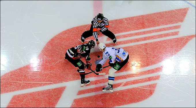 10 сентября 2012 года. Омск. Регулярный чемпионат КХЛ. "Авангард" — "Барыс" — 4:3 (ОТ) 10 сентября 2012 года. Омск. Регулярный чемпионат КХЛ. "Авангард" — "Барыс" — 4:3 (ОТ)