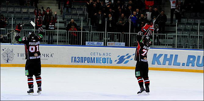 20 ноября 2011 года. Омск. Регулярный чемпионат КХЛ. "Авангард" — "Амур" — 3:2 20 ноября 2011 года. Омск. Регулярный чемпионат КХЛ. "Авангард" — "Амур" — 3:2