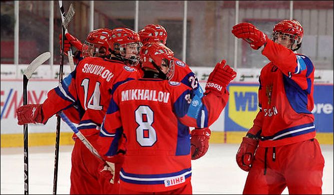 21 апреля 2011 года. Криммитшау. Чемпионат мира U-18. 1/4 финала. Россия – Финляндия – 5:2. 21 апреля 2011 года. Криммитшау. Чемпионат мира U-18. 1/4 финала. Россия – Финляндия – 5:2.
