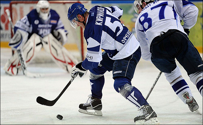 20 ноября 2011 года. Орск. Регулярный чемпионат ВХЛ. "Южный Урал" — ХК "Рязань" — 4:1 20 ноября 2011 года. Орск. Регулярный чемпионат ВХЛ. "Южный Урал" — ХК "Рязань" — 4:1