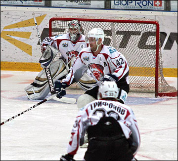 5 апреля 2012 года. Пенза. Плей-офф чемпионата ВХЛ. 1/2 финала. "Дизель" — "Рубин" — 2:3 (дв) 5 апреля 2012 года. Пенза. Плей-офф чемпионата ВХЛ. 1/2 финала. "Дизель" — "Рубин" — 2:3 (дв)