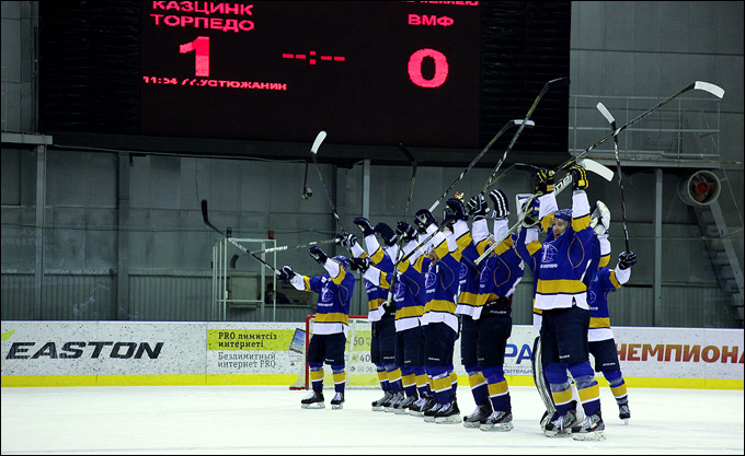 17 января 2013 года. Усть-Каменогорск. Регулярный чемпионат ВХЛ. "Казцинк-Торпедо" — ХК ВМФ — 1:0 17 января 2013 года. Усть-Каменогорск. Регулярный чемпионат ВХЛ. "Казцинк-Торпедо" — ХК ВМФ — 1:0