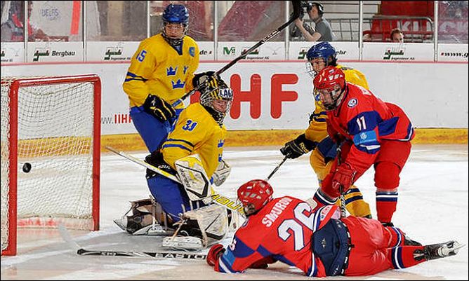 23 апреля 2011 года. Криммитшау. Чемпионат мира U-18. 1/2 финала. Швеция — Россия — 3:1. 23 апреля 2011 года. Криммитшау. Чемпионат мира U-18. 1/2 финала. Швеция — Россия — 3:1.