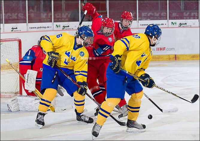23 апреля 2011 года. Криммитшау. Чемпионат мира U-18. 1/2 финала. Швеция — Россия — 3:1. 23 апреля 2011 года. Криммитшау. Чемпионат мира U-18. 1/2 финала. Швеция — Россия — 3:1.
