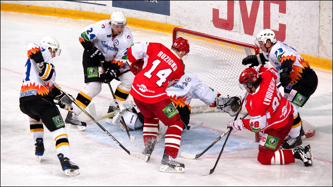 22 ноября 2011 года. Сокольники. Регулярный чемпионат КХЛ. "Спартак" — "Северсталь" — 3:5 22 ноября 2011 года. Сокольники. Регулярный чемпионат КХЛ. "Спартак" — "Северсталь" — 3:5