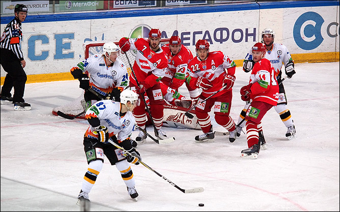 22 ноября 2011 года. Сокольники. Регулярный чемпионат КХЛ. "Спартак" — "Северсталь" — 3:5 22 ноября 2011 года. Сокольники. Регулярный чемпионат КХЛ. "Спартак" — "Северсталь" — 3:5