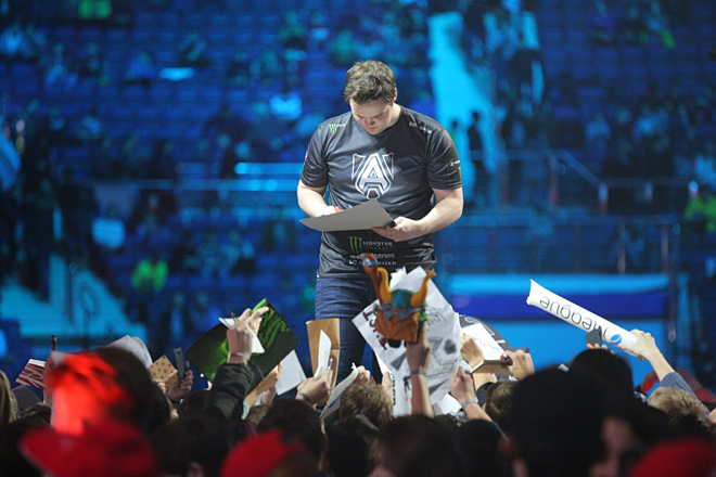 AdmiralBulldog — один из самых популярных стримеров Европы AdmiralBulldog — один из самых популярных стримеров Европы