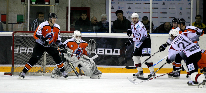11 марта 2012 года. Усть-Каменогорск. Плей-офф чемпионата ВХЛ. 1/8 финала. "Спутник" — "Рубин" — 2:4 11 марта 2012 года. Усть-Каменогорск. Плей-офф чемпионата ВХЛ. 1/8 финала. "Спутник" — "Рубин" — 2:4