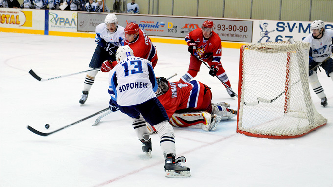 18 октября 2012 года. Ижевск. Регулярный чемпионат ВХЛ. "Ижсталь" — "Буран" — 1:3 18 октября 2012 года. Ижевск. Регулярный чемпионат ВХЛ. "Ижсталь" — "Буран" — 1:3