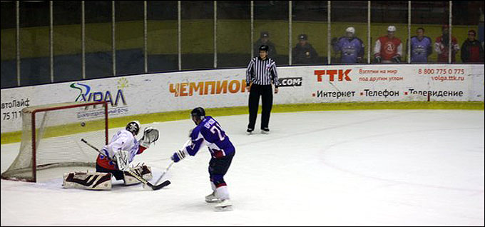 5 февраля 2013 года. Саратов. Регулярный чемпионат ВХЛ. "Кристалл" — "Ариада-Акпарс" — 5:4 (ОТ) 5 февраля 2013 года. Саратов. Регулярный чемпионат ВХЛ. "Кристалл" — "Ариада-Акпарс" — 5:4 (ОТ)