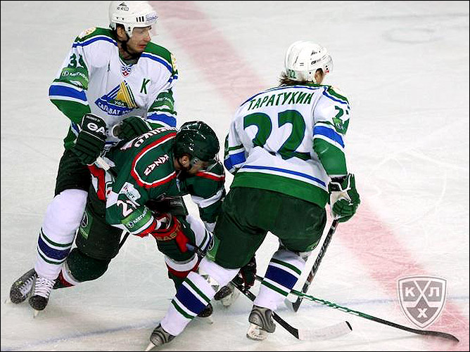 05.04.2010. КХЛ. Плей-офф. 1/2 финала. "Ак Барс" - "Салават Юлаев" - 2:3 (ОТ). Фото 03. 05.04.2010. КХЛ. Плей-офф. 1/2 финала. "Ак Барс" - "Салават Юлаев" - 2:3 (ОТ). Фото 03.