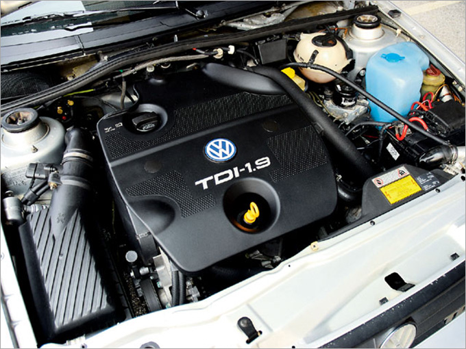 В 1991 году Volkswagen разработали TDI — первый в мире двигатель с непосредственным впрыском топлива и двойным нагнетателем В 1991 году Volkswagen разработали TDI — первый в мире двигатель с непосредственным впрыском топлива и двойным нагнетателем