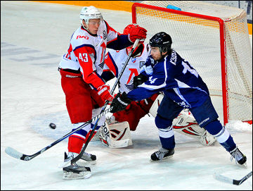 15 декабря 2012 года. Рязань. Регулярный чемпионат ВХЛ. ХК "Рязань" — "Локомотив" — 1:4 15 декабря 2012 года. Рязань. Регулярный чемпионат ВХЛ. ХК "Рязань" — "Локомотив" — 1:4