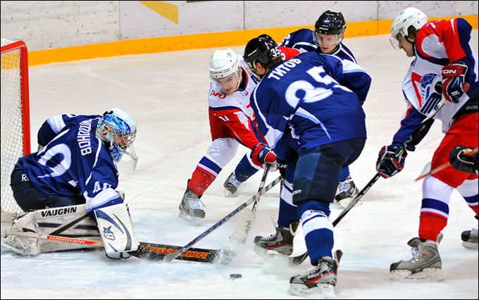 15 декабря 2012 года. Рязань. Регулярный чемпионат ВХЛ. ХК "Рязань" — "Локомотив" — 1:4 15 декабря 2012 года. Рязань. Регулярный чемпионат ВХЛ. ХК "Рязань" — "Локомотив" — 1:4