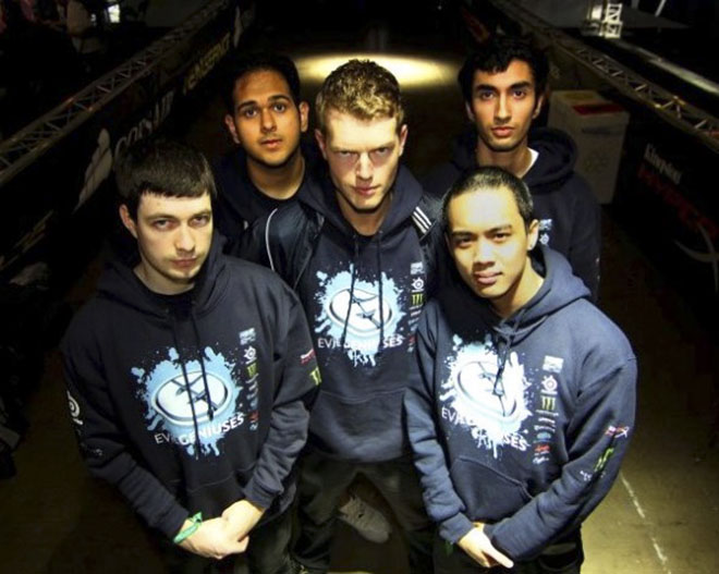 Evil Geniuses образца 2012 года: Fear, Bulba, Maelk, DeMoN, UNiVeRSe Evil Geniuses образца 2012 года: Fear, Bulba, Maelk, DeMoN, UNiVeRSe