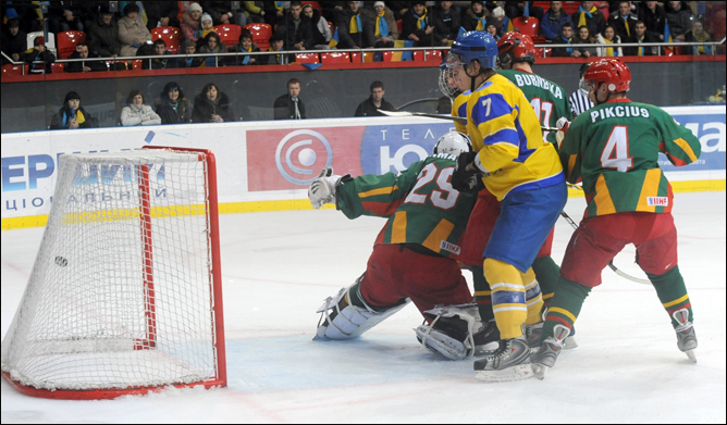 18 декабря 2011 года. Чемпионат мира (U-20). Дивизион II. Украина – Литва – 3:2 ОТ. 18 декабря 2011 года. Чемпионат мира (U-20). Дивизион II. Украина – Литва – 3:2 ОТ.