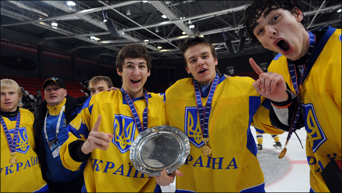 18 декабря 2011 года. Чемпионат мира (U-20). Дивизион II. Украина – Литва – 3:2 ОТ. 18 декабря 2011 года. Чемпионат мира (U-20). Дивизион II. Украина – Литва – 3:2 ОТ.
