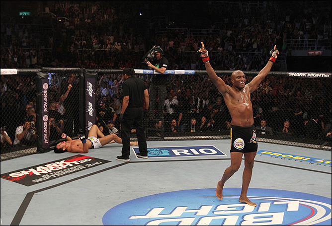 Главный бой турнира UFC Рио: Андерсон Силва — Юсин Оками Главный бой турнира UFC Рио: Андерсон Силва — Юсин Оками
