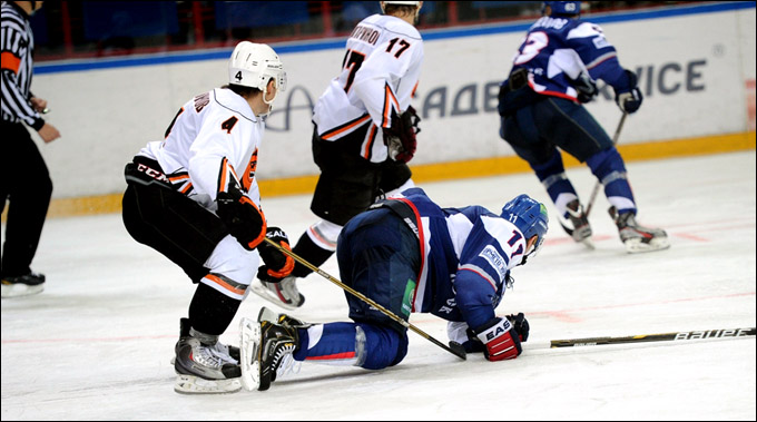23 сентября 2012 года. Орск. Регулярный чемпионат ВХЛ. "Южный Урал" — "Молот-Прикамье" — 3:0 23 сентября 2012 года. Орск. Регулярный чемпионат ВХЛ. "Южный Урал" — "Молот-Прикамье" — 3:0