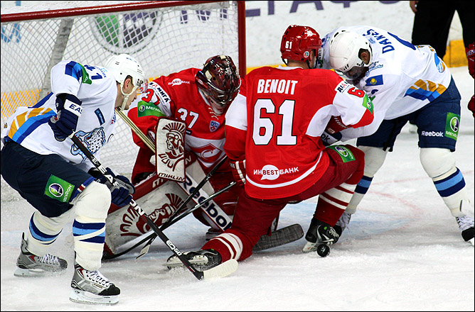 26 ноября 2011 года. Сокольники. Регулярный чемпионат КХЛ. "Спартак" — "Барыс" — 2:4 26 ноября 2011 года. Сокольники. Регулярный чемпионат КХЛ. "Спартак" — "Барыс" — 2:4