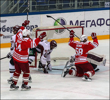 14 августа 2012 года. Нижний Новгород. Кубок губернатора Нижегородской области. "Спартак" — "Динамо" Р — 2:3 (ОТ) 14 августа 2012 года. Нижний Новгород. Кубок губернатора Нижегородской области. "Спартак" — "Динамо" Р — 2:3 (ОТ)