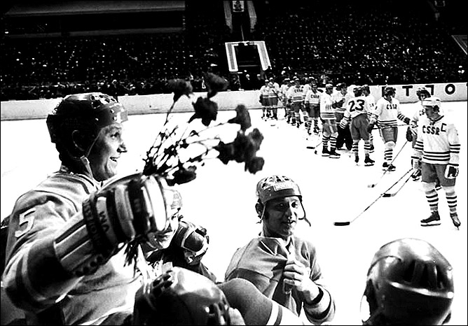 Топ-100 историй ИИХФ. История № 18. 1969. Политика в противостоянии СССР и ЧССР. Фото 03. Топ-100 историй ИИХФ. История № 18. 1969. Политика в противостоянии СССР и ЧССР. Фото 03.