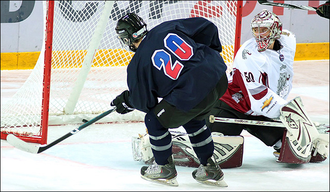 30 августа 2011 года. Омск. Кубок мира. Сборная EJHL (США) – МХК "Рига" — 4:2 30 августа 2011 года. Омск. Кубок мира. Сборная EJHL (США) – МХК "Рига" — 4:2