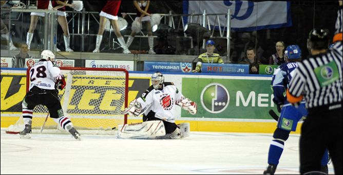 26.12.2010. Регулярный чемпионат КХЛ. "Динамо" (Минск) - "Авангард" - 3:4. 26.12.2010. Регулярный чемпионат КХЛ. "Динамо" (Минск) - "Авангард" - 3:4.