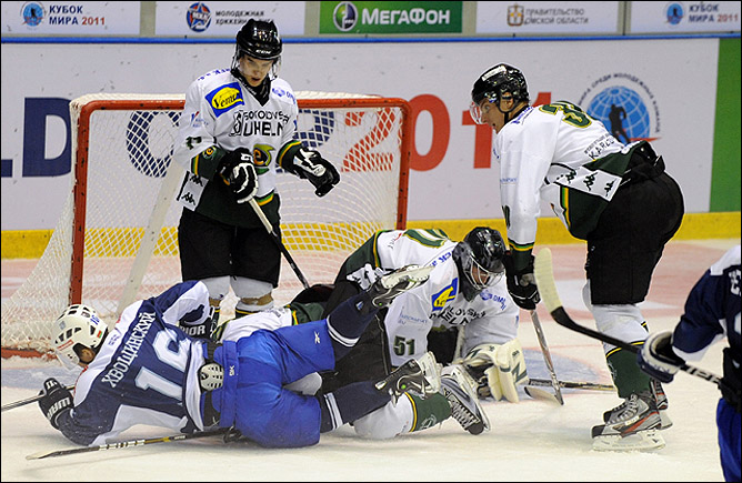 31 августа 2011 года. Омск. Кубок мира. "Динамо-Шинник" — "Энергия" — 0:1 31 августа 2011 года. Омск. Кубок мира. "Динамо-Шинник" — "Энергия" — 0:1