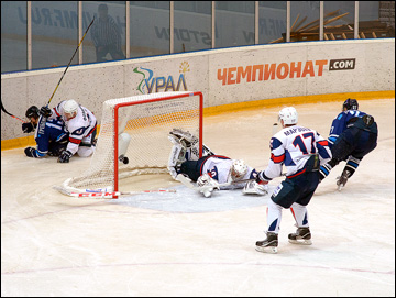24 октября 2013 года. Кондопога. Регулярный чемпионат ВХЛ. "ВМФ-Карелия" — "Южный Урал" — 3:1 24 октября 2013 года. Кондопога. Регулярный чемпионат ВХЛ. "ВМФ-Карелия" — "Южный Урал" — 3:1