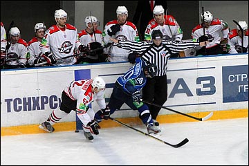 21 ноября 2012 года. Нижнекамск. Регулярный чемпионат КХЛ. "Нефтехимик" — "Донбасс" — 4:3 (бул) 21 ноября 2012 года. Нижнекамск. Регулярный чемпионат КХЛ. "Нефтехимик" — "Донбасс" — 4:3 (бул)