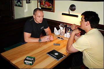 Юрий Файков (слева) Юрий Файков (слева)
