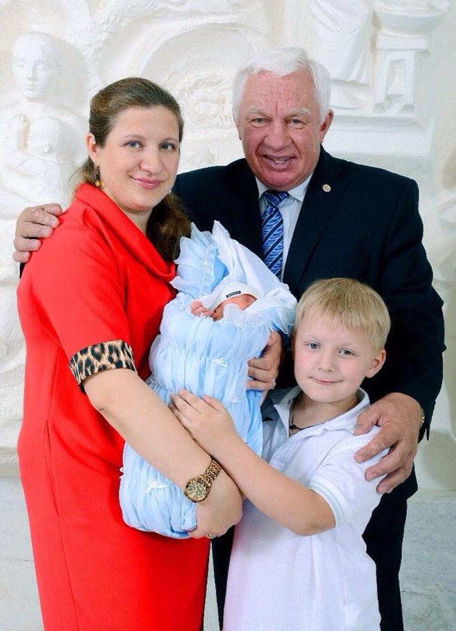 Сергей Михалёв с семьёй Сергей Михалёв с семьёй